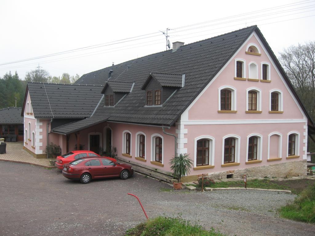 Penzion U Pesiku Červený Kostelec 외부 사진